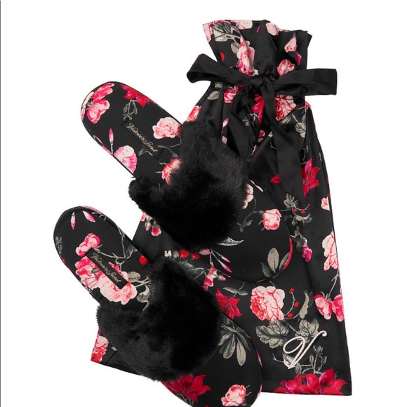 NWT Victoria’s Secret Satin Slippers - Picture 2 of 6